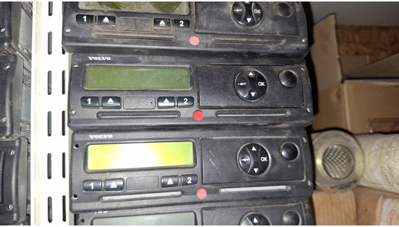 Volvo Video system x-dmr 8 R8 Compact RJ45 - Elektrický systém: obrázok 2 Volvo Video system x-dmr 8 R8 Compact RJ45 - Elektrický systém: obrázok 2