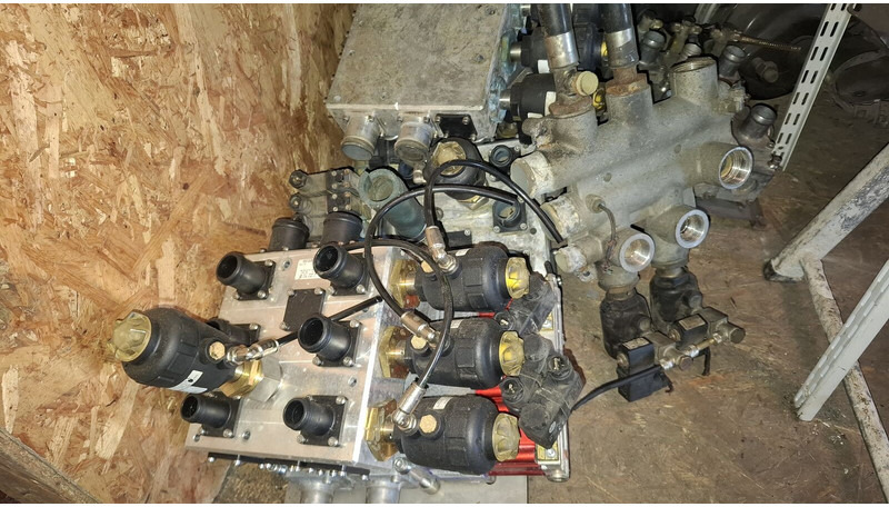 Volvo электроклапан отопления UWE Viking X3M-2 - Ventil: obrázok 1 Volvo электроклапан отопления UWE Viking X3M-2 - Ventil: obrázok 1