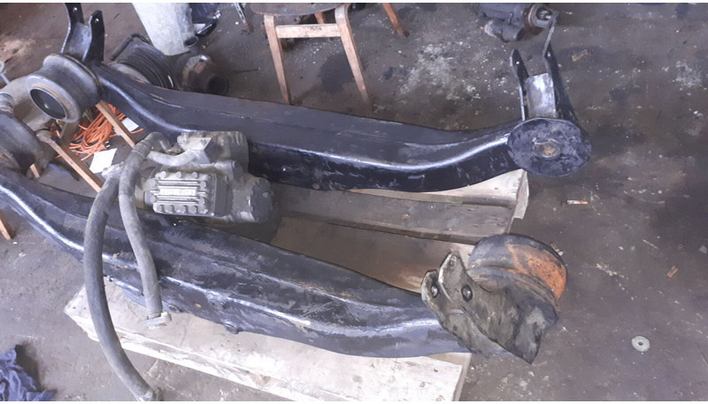 Volvo кронштейн заднего моста мерседес - Oceľové odpruženie: obrázok 1 Volvo кронштейн заднего моста мерседес - Oceľové odpruženie: obrázok 1