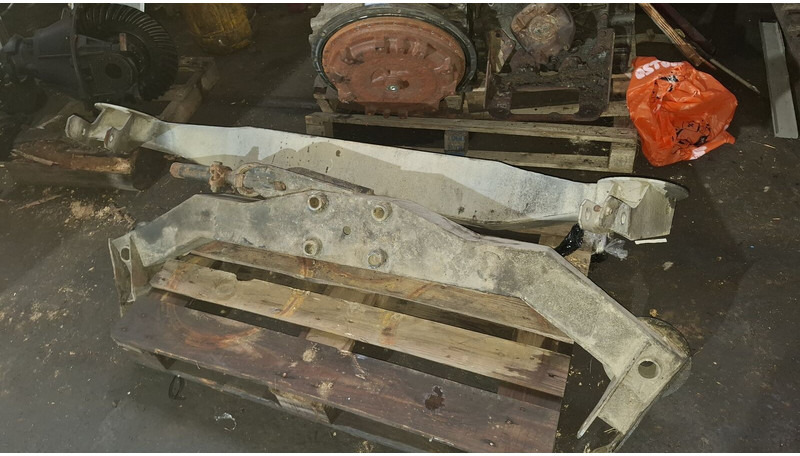 Volvo кронштейн заднего моста мерседес - Oceľové odpruženie: obrázok 4 Volvo кронштейн заднего моста мерседес - Oceľové odpruženie: obrázok 4