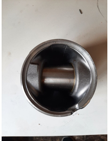 Volvo std 126.85 - Motor a diely: obrázok 2 Volvo std 126.85 - Motor a diely: obrázok 2