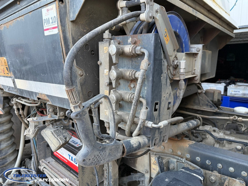Mercedes-Benz Axor 1829 Johnston, Versnellingsbak of tussenbak probleem - Zametacie vozidlo: obrázok 4 Mercedes-Benz Axor 1829 Johnston, Versnellingsbak of tussenbak probleem - Zametacie vozidlo: obrázok 4