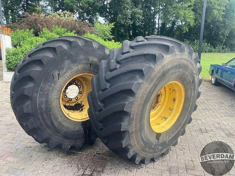 Banden + velg 28R26 - Pneumatika pre Poľnohospodárske stroje: obrázok 1 Banden + velg 28R26 - Pneumatika pre Poľnohospodárske stroje: obrázok 1