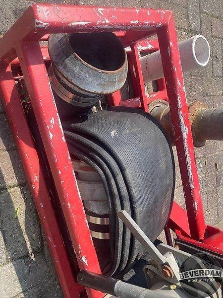 Bok met mestslangen en koppelingen - Rozmetadlo hnoja: obrázok 5 Bok met mestslangen en koppelingen - Rozmetadlo hnoja: obrázok 5
