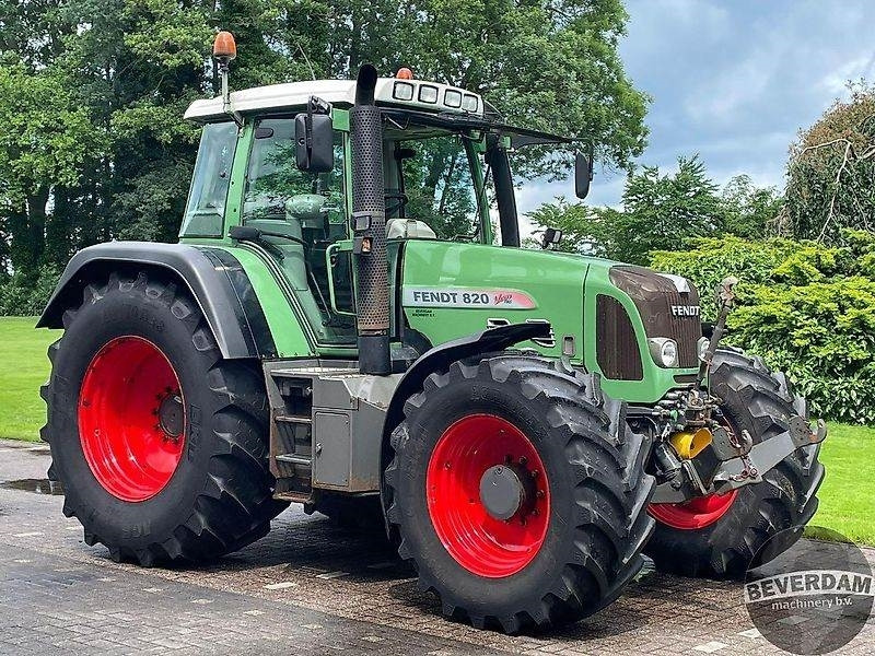 Fendt 820 Vario TMS - Traktor: obrázok 1 Fendt 820 Vario TMS - Traktor: obrázok 1
