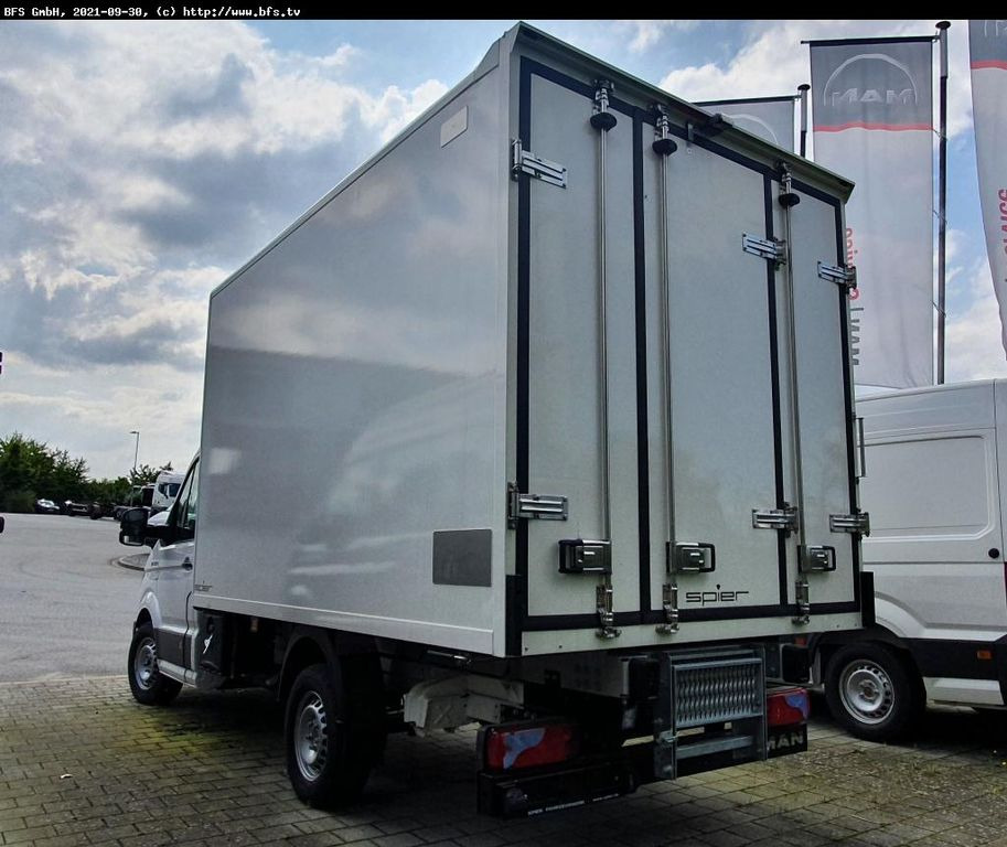 MAN TGE 3.140 4x2 F SB Bi-Temp Kühlkoffer, Carrier P MAN TGE 3.140 4x2 F SB Bi-Temp Kühlkoffer, Carrier P - Chladiarenská dodávka: obrázok 3 MAN TGE 3.140 4x2 F SB Bi-Temp Kühlkoffer, Carrier P MAN TGE 3.140 4x2 F SB Bi-Temp Kühlkoffer, Carrier P - Chladiarenská dodávka: obrázok 3