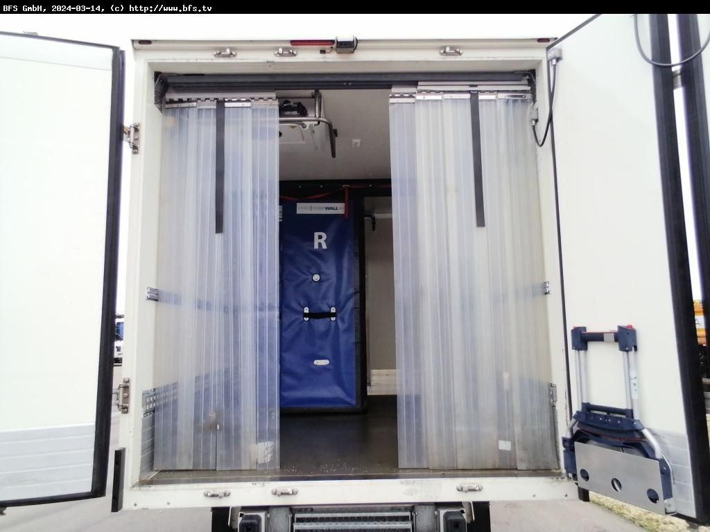 MAN TGE 3.140 4x2 F SB Bi-Temp Kühlkoffer, Carrier P MAN TGE 3.140 4x2 F SB Bi-Temp Kühlkoffer, Carrier P - Chladiarenská dodávka: obrázok 2 MAN TGE 3.140 4x2 F SB Bi-Temp Kühlkoffer, Carrier P MAN TGE 3.140 4x2 F SB Bi-Temp Kühlkoffer, Carrier P - Chladiarenská dodávka: obrázok 2