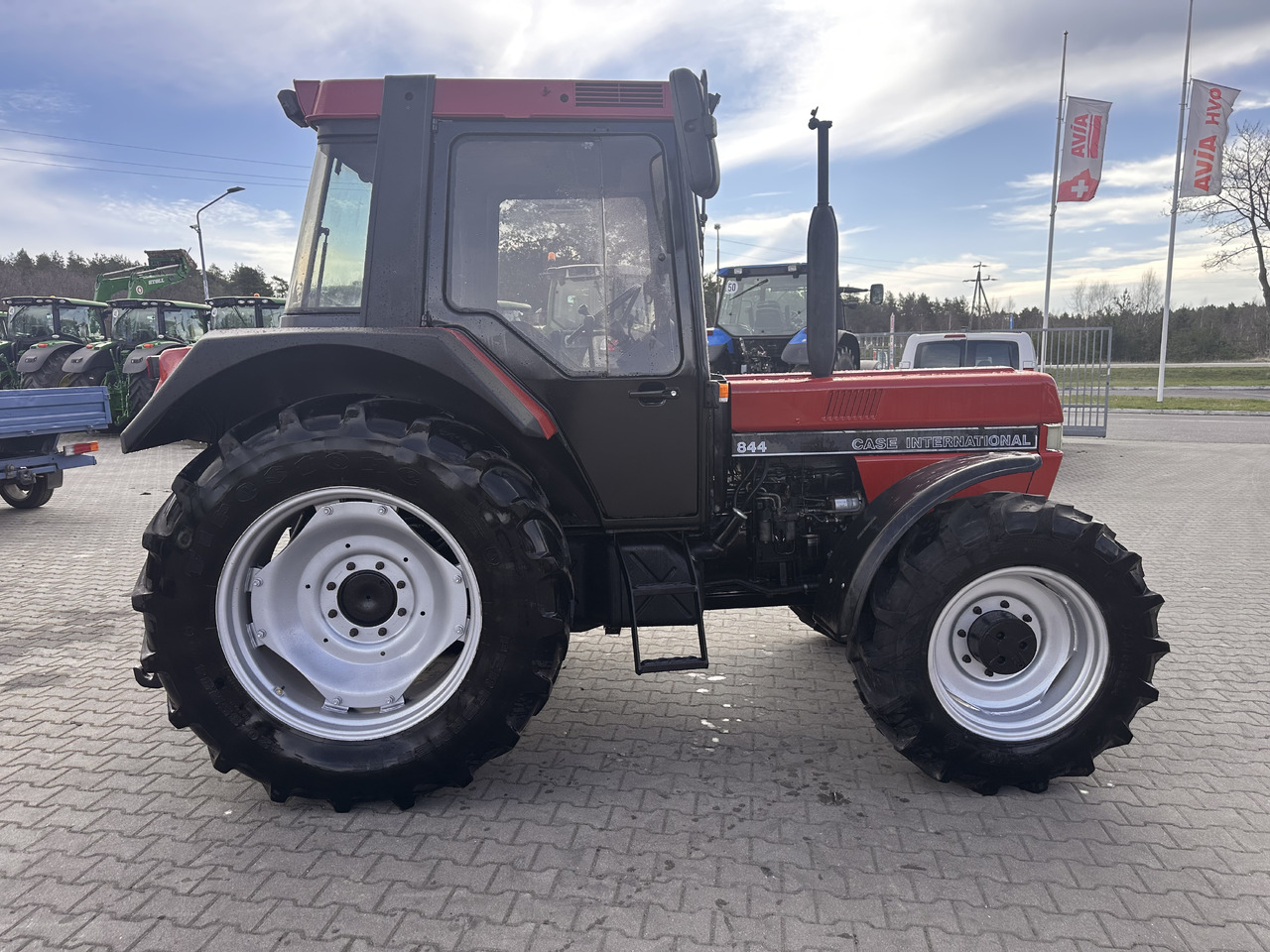 CASE IH 844 XL PLUS 40 km/h - Traktor: obrázok 5 CASE IH 844 XL PLUS 40 km/h - Traktor: obrázok 5