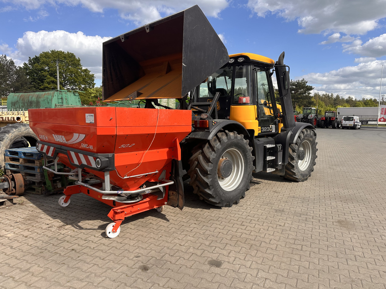 JCB FASTRAC 3230 - Traktor: obrázok 2 JCB FASTRAC 3230 - Traktor: obrázok 2