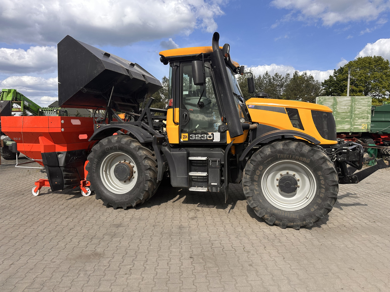 JCB FASTRAC 3230 - Traktor: obrázok 1 JCB FASTRAC 3230 - Traktor: obrázok 1