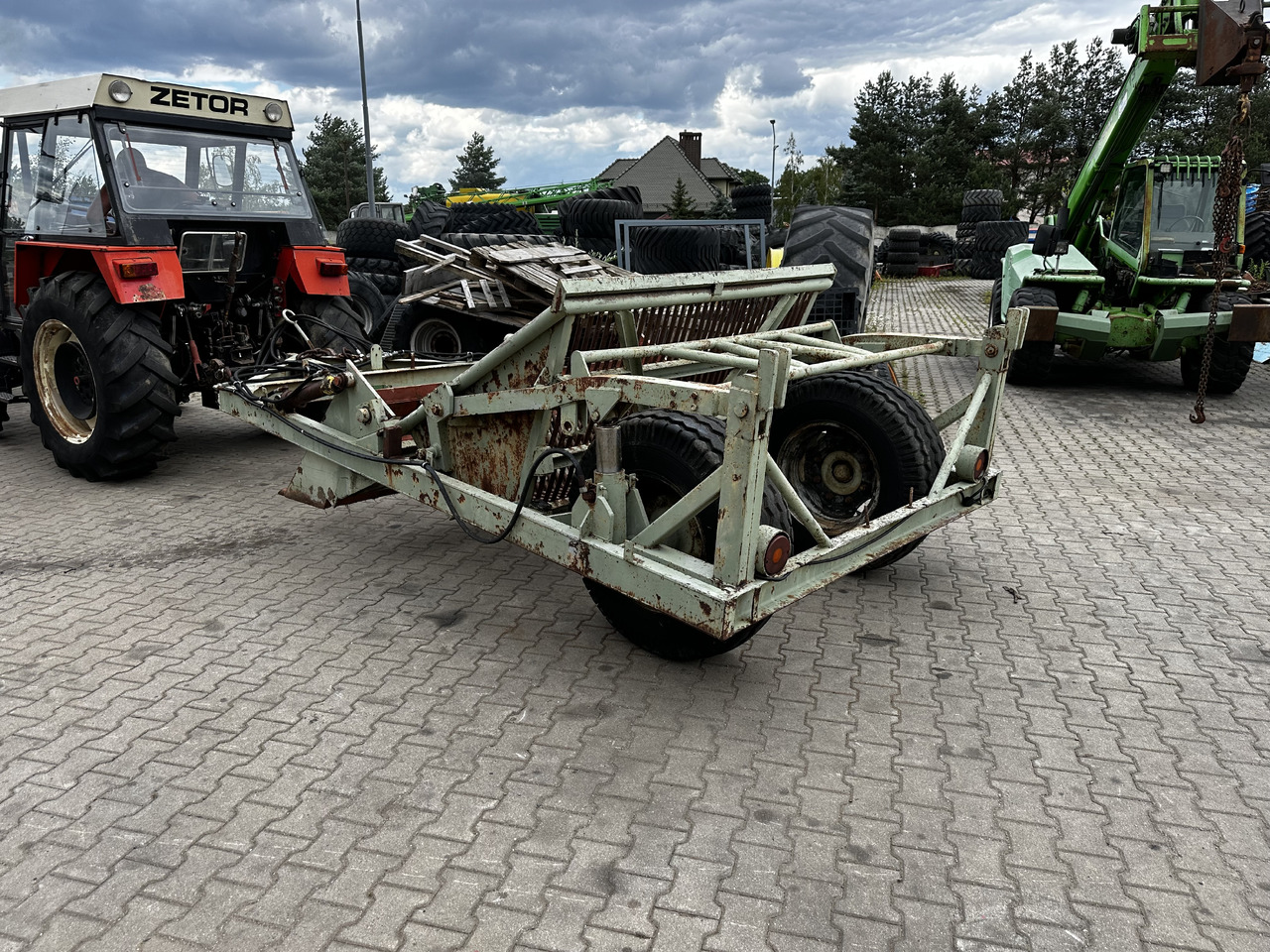 Zbieracz kamieni Fortschritt Steinsammler Steinsammelwagen - Stroj na obrábanie pôdy: obrázok 5 Zbieracz kamieni Fortschritt Steinsammler Steinsammelwagen - Stroj na obrábanie pôdy: obrázok 5