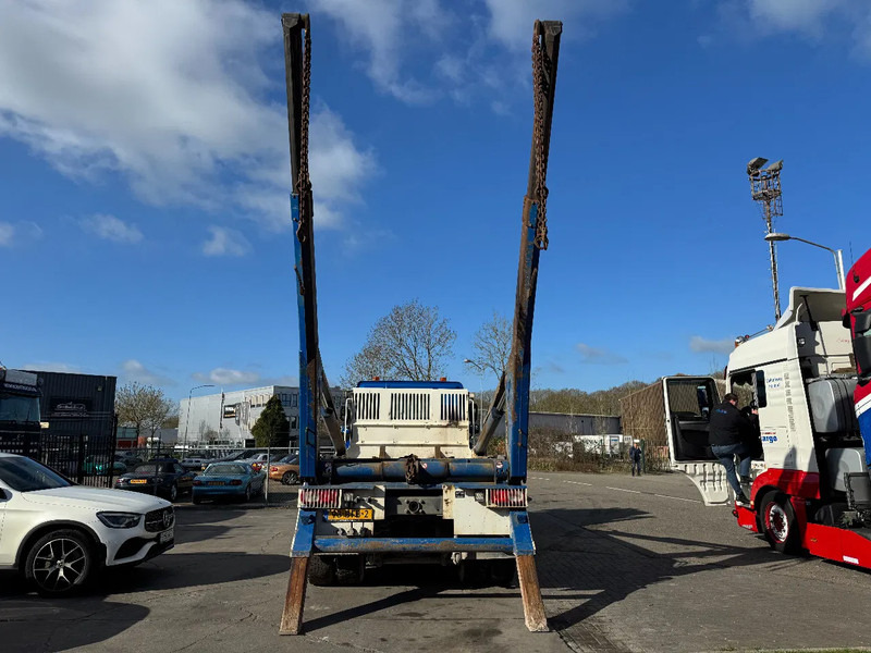 DAF CF 400 6X2 - EURO 6 + VDL P-18 + REMOTE + LIFT AXLE - Ramenový nosič kontajnerov: obrázok 4 DAF CF 400 6X2 - EURO 6 + VDL P-18 + REMOTE + LIFT AXLE - Ramenový nosič kontajnerov: obrázok 4