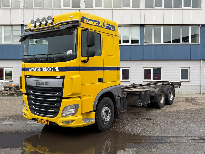 DAF XF 510 6X4 EURO 6 + RETARDER - Podvozek s kabinou: obrázok 1 DAF XF 510 6X4 EURO 6 + RETARDER - Podvozek s kabinou: obrázok 1