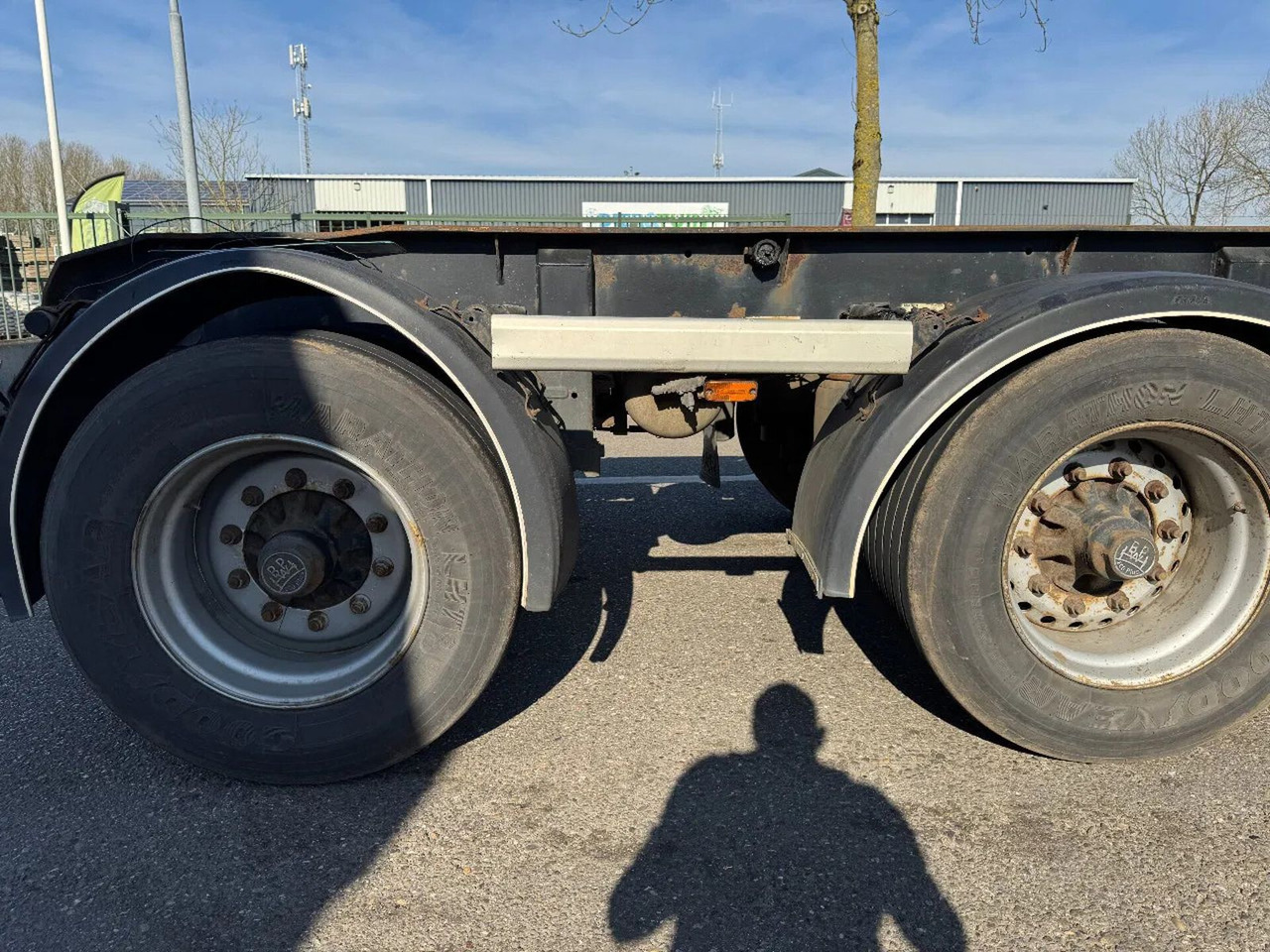 Floor FLA-10-20 - 3 AXLE BPW - Hákový/ Ramenový nosič přívěs: obrázok 5 Floor FLA-10-20 - 3 AXLE BPW - Hákový/ Ramenový nosič přívěs: obrázok 5
