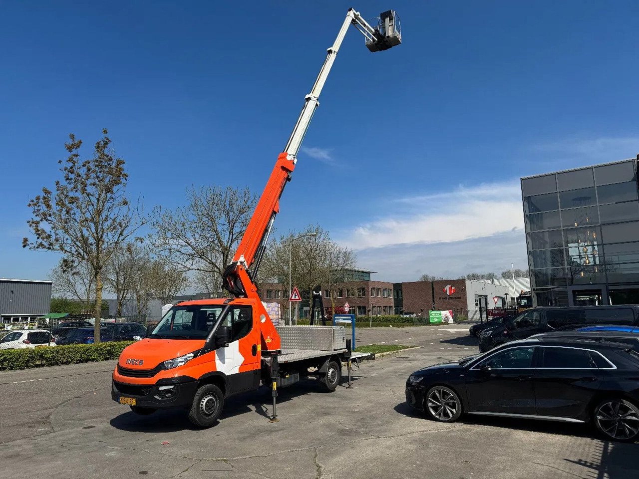 Iveco DAILY 35 140 SCORPION 2112J 2019 - Automobilová plošina: obrázok 1 Iveco DAILY 35 140 SCORPION 2112J 2019 - Automobilová plošina: obrázok 1