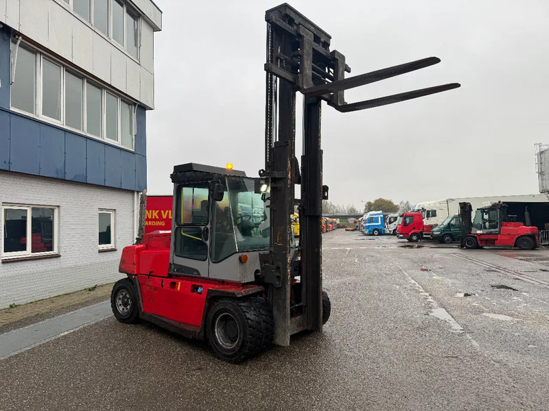 Kalmar DCF 80-9 8000 KG 2 STAGE MAST FORK POSITIONER DIESEL - Dieselový vysokozdvižný vozík: obrázok 4 Kalmar DCF 80-9 8000 KG 2 STAGE MAST FORK POSITIONER DIESEL - Dieselový vysokozdvižný vozík: obrázok 4