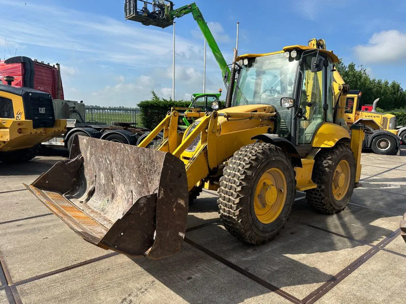 Komatsu WB97S-5E0 - Rýpadlo-nakladač: obrázok 4 Komatsu WB97S-5E0 - Rýpadlo-nakladač: obrázok 4