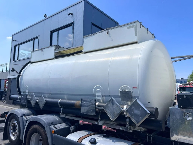 MAN TGX 26.560 6X2 EURO 6 - 11.500L VACUUM CLEANER - 2 COMPARTIMENTEN + INTARDER - Fekálne vozidlo: obrázok 4 MAN TGX 26.560 6X2 EURO 6 - 11.500L VACUUM CLEANER - 2 COMPARTIMENTEN + INTARDER - Fekálne vozidlo: obrázok 4