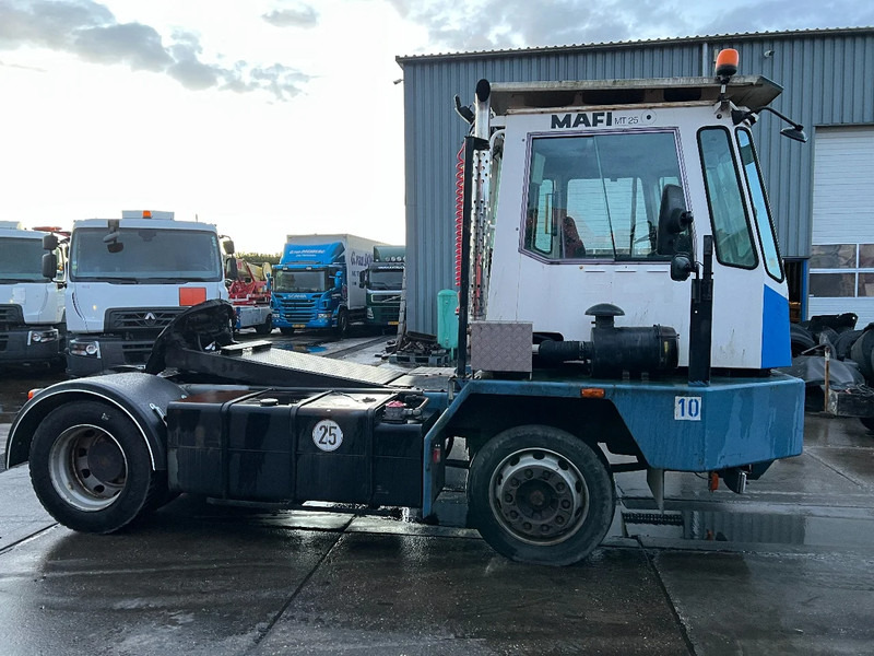 Mafi MT25T131C 4X2 *GEARBOX DON'T GO IN REVERSE* MT25T131C - Terminálový ťahač: obrázok 4 Mafi MT25T131C 4X2 *GEARBOX DON'T GO IN REVERSE* MT25T131C - Terminálový ťahač: obrázok 4