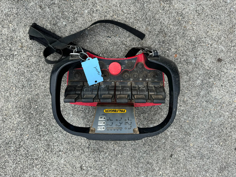 Scania P360 6X4 PALFINGER PK 20001-K + REMOTE CONTROL EURO 5 - Valníkový/ Plošinový nákladný automobil, Auto s hydraulickou rukou: obrázok 4 Scania P360 6X4 PALFINGER PK 20001-K + REMOTE CONTROL EURO 5 - Valníkový/ Plošinový nákladný automobil, Auto s hydraulickou rukou: obrázok 4