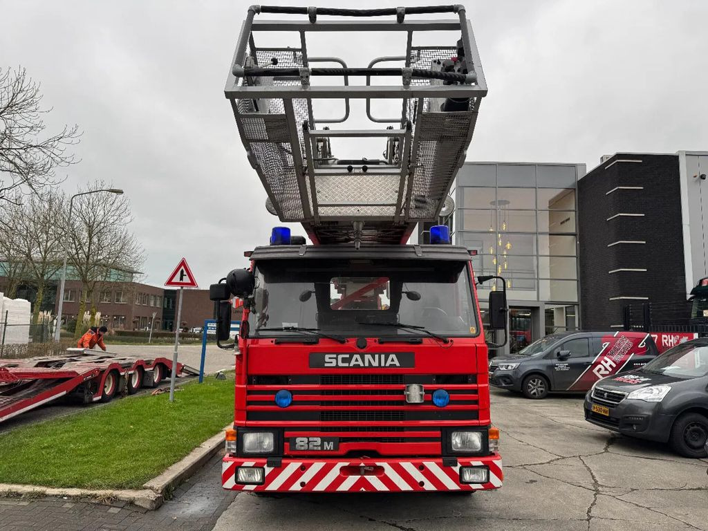 Scania P82 4X2 - FIRE TRUCK - 30M LIFT - Hasičské vozidlo: obrázok 2 Scania P82 4X2 - FIRE TRUCK - 30M LIFT - Hasičské vozidlo: obrázok 2