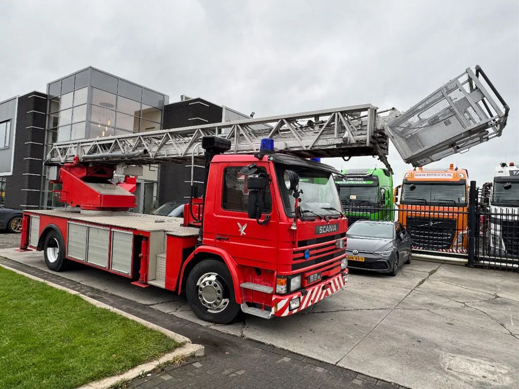 Scania P82 4X2 - FIRE TRUCK - 30M LIFT - Hasičské vozidlo: obrázok 3 Scania P82 4X2 - FIRE TRUCK - 30M LIFT - Hasičské vozidlo: obrázok 3