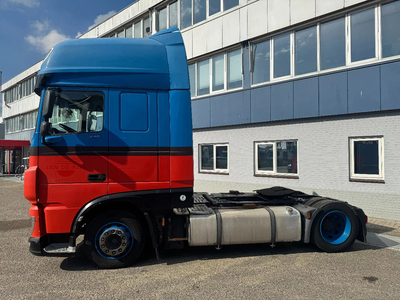 DAF XF 440 4X2 EURO 6 LOW DECK - Ťahač: obrázok 2 DAF XF 440 4X2 EURO 6 LOW DECK - Ťahač: obrázok 2