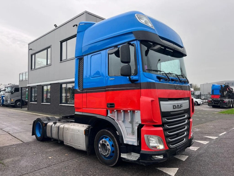 DAF XF 440 4X2 MEGA 678.649km - Ťahač: obrázok 3 DAF XF 440 4X2 MEGA 678.649km - Ťahač: obrázok 3
