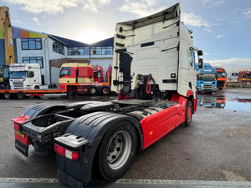 Renault T460 4X2 EURO 6 SKIRTS DOUBLE TANK - Ťahač: obrázok 4 Renault T460 4X2 EURO 6 SKIRTS DOUBLE TANK - Ťahač: obrázok 4