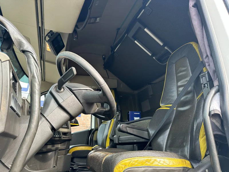 Ťahač Volvo FH 16.750 8X4, 180 TON POWER STEERING HYDRAULIC: obrázok 10