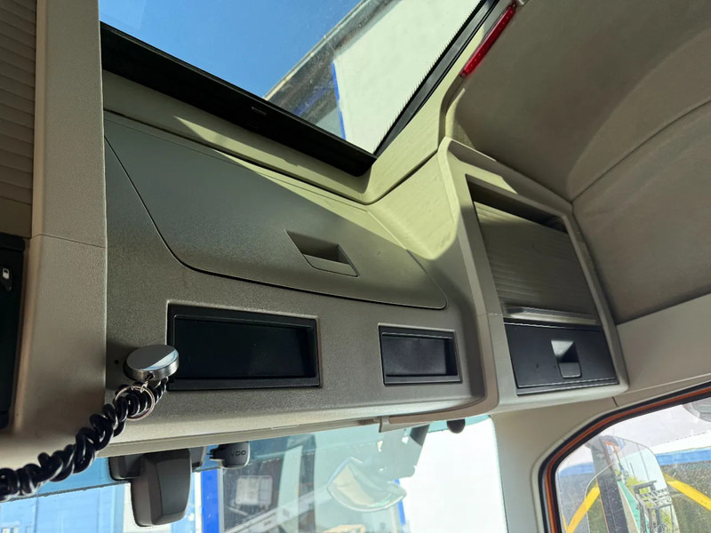 Ťahač Volvo FH 4 540, 8X4, 703656 KM, INTARDER TUV 25-02-2026: obrázok 17