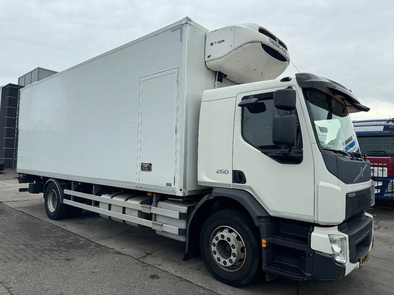Volvo FE 250 4X2 - EURO 6 + THERMOKING T-500R + DHOLLANDIA LIFT - Chladirenské nákladné vozidlo: obrázok 3 Volvo FE 250 4X2 - EURO 6 + THERMOKING T-500R + DHOLLANDIA LIFT - Chladirenské nákladné vozidlo: obrázok 3