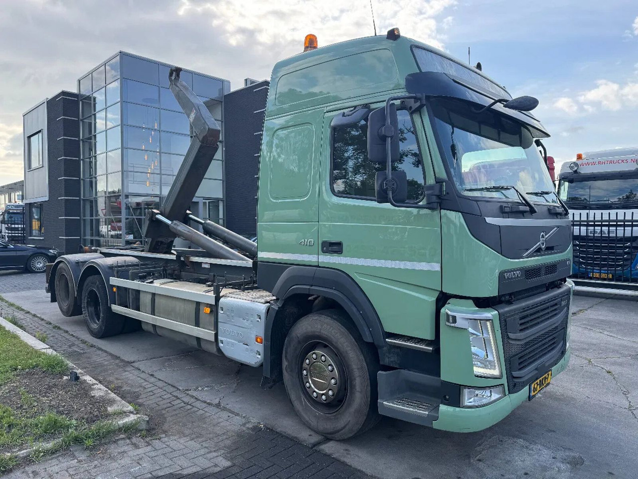 Volvo FM 410 6X2 EURO 6 VDL 21T HOOK - Hákový nosič kontajnerov: obrázok 2 Volvo FM 410 6X2 EURO 6 VDL 21T HOOK - Hákový nosič kontajnerov: obrázok 2