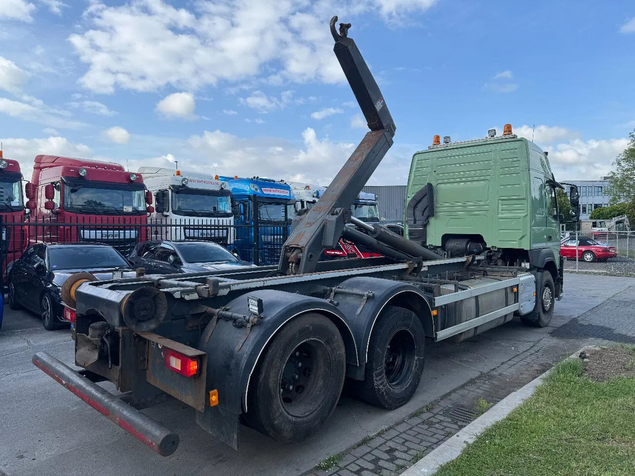 Volvo FM 410 6X2 EURO 6 VDL 21T HOOK - Hákový nosič kontajnerov: obrázok 4 Volvo FM 410 6X2 EURO 6 VDL 21T HOOK - Hákový nosič kontajnerov: obrázok 4