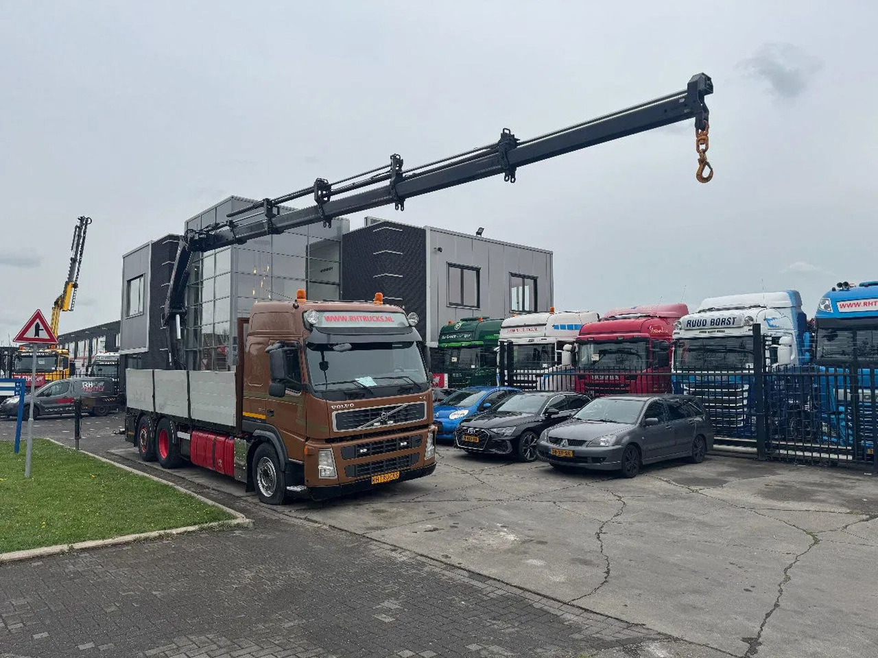 Volvo FM 500 6X2 EURO 5 HIAB 211 EP5 + REMOTE CONTROL - Auto s hydraulickou rukou: obrázok 1 Volvo FM 500 6X2 EURO 5 HIAB 211 EP5 + REMOTE CONTROL - Auto s hydraulickou rukou: obrázok 1