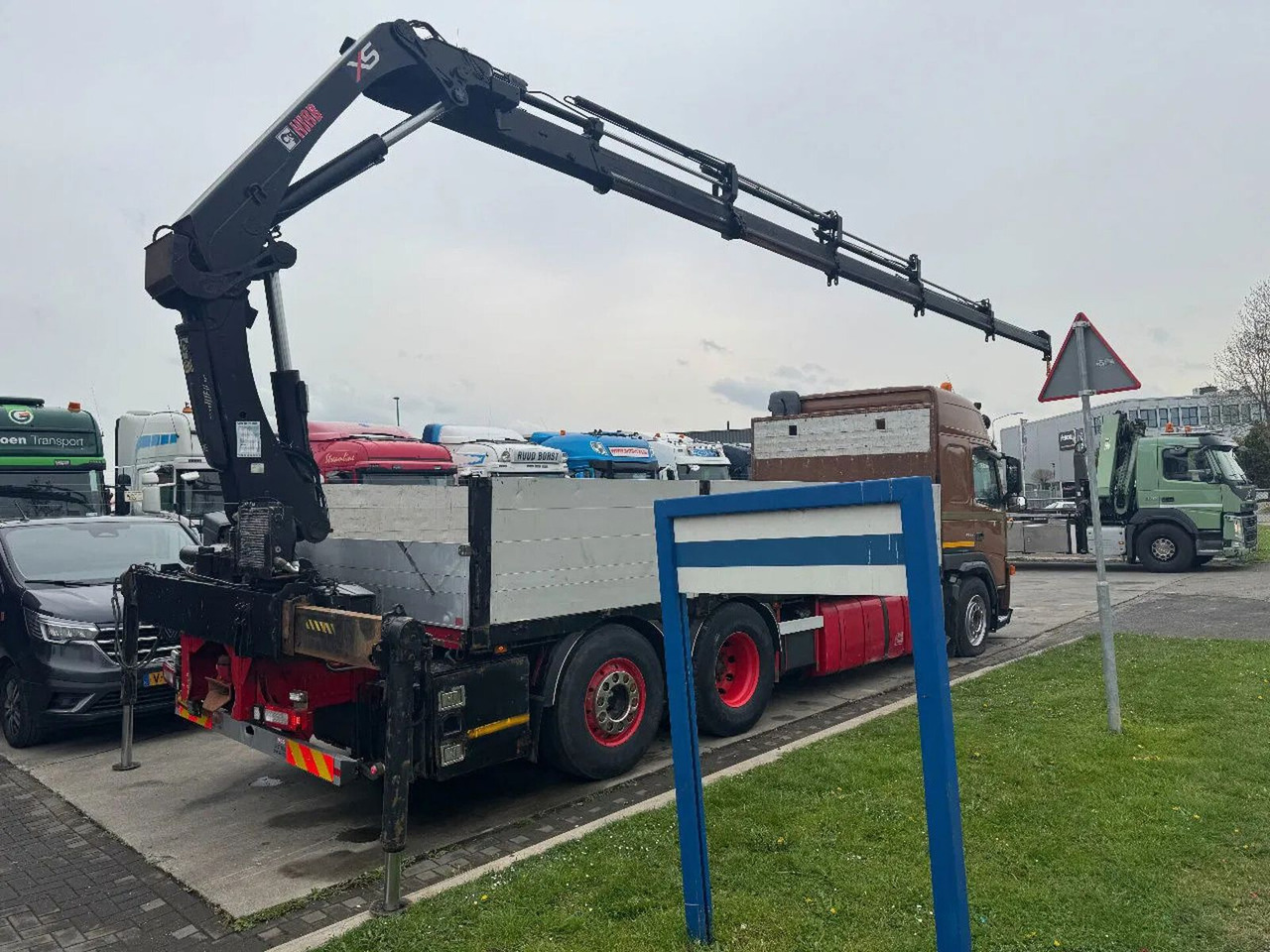 Volvo FM 500 6X2 EURO 5 HIAB 211 EP5 + REMOTE CONTROL - Auto s hydraulickou rukou: obrázok 4 Volvo FM 500 6X2 EURO 5 HIAB 211 EP5 + REMOTE CONTROL - Auto s hydraulickou rukou: obrázok 4