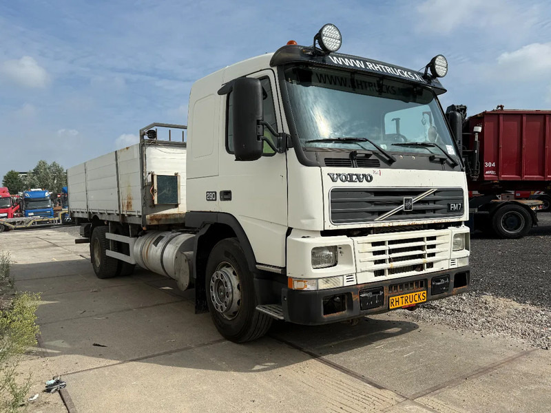 Volvo FM 7.290 4X2 - EURO 2 + MANUAL GEARBOX - Valníkový/ Plošinový nákladný automobil: obrázok 3 Volvo FM 7.290 4X2 - EURO 2 + MANUAL GEARBOX - Valníkový/ Plošinový nákladný automobil: obrázok 3