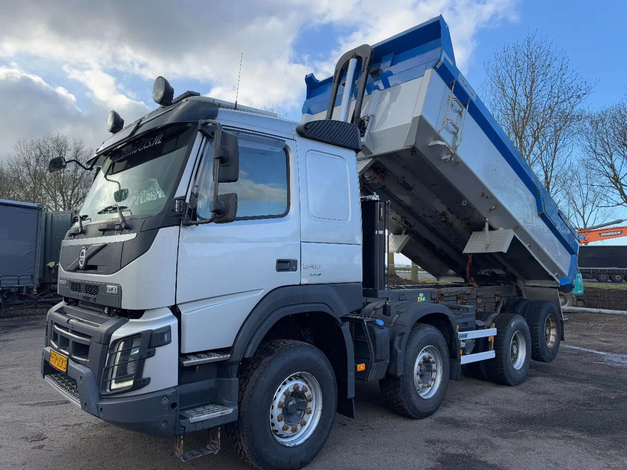 Volvo FMX 540 8X4 - EURO 6 + KIPPER + LIFTING AXLE Volvo FMX 540 8X4 - EURO 6 + KIPPER + LIFTING AXLE - Sklápač: obrázok 1 Volvo FMX 540 8X4 - EURO 6 + KIPPER + LIFTING AXLE Volvo FMX 540 8X4 - EURO 6 + KIPPER + LIFTING AXLE - Sklápač: obrázok 1