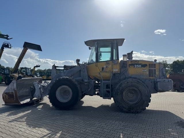 Komatsu WA 250-5 - Kolesový nakladač: obrázok 3 Komatsu WA 250-5 - Kolesový nakladač: obrázok 3