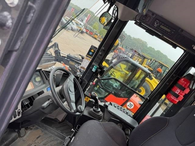 Komatsu WA 320 - Kolesový nakladač: obrázok 4 Komatsu WA 320 - Kolesový nakladač: obrázok 4