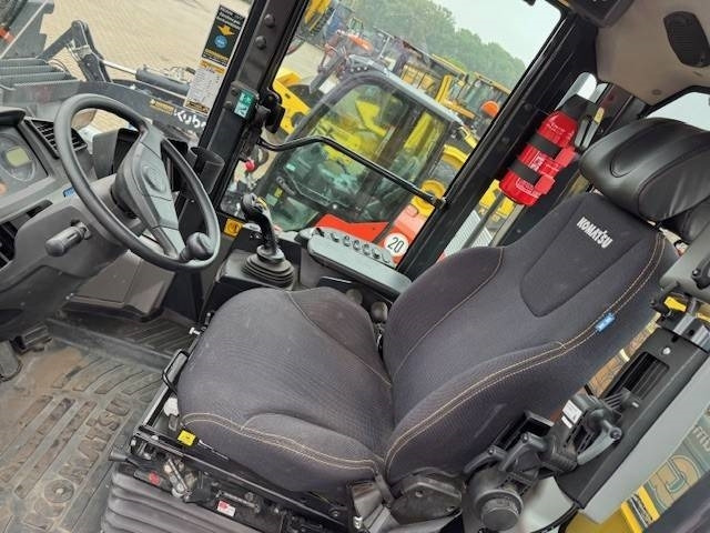 Komatsu WA 320 - Kolesový nakladač: obrázok 5 Komatsu WA 320 - Kolesový nakladač: obrázok 5