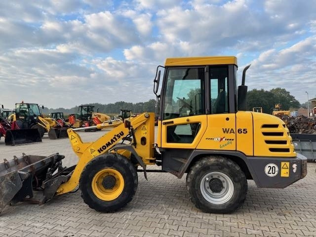 Komatsu WA 65-3 - Kolesový nakladač: obrázok 2 Komatsu WA 65-3 - Kolesový nakladač: obrázok 2