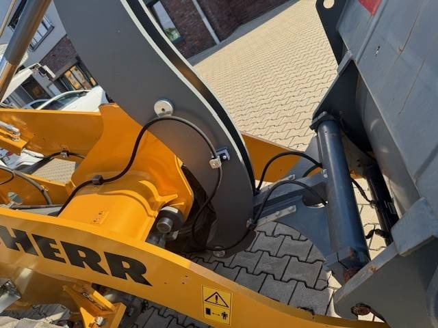 LIEBHERR L 504 Compact - Kolesový nakladač: obrázok 5 LIEBHERR L 504 Compact - Kolesový nakladač: obrázok 5