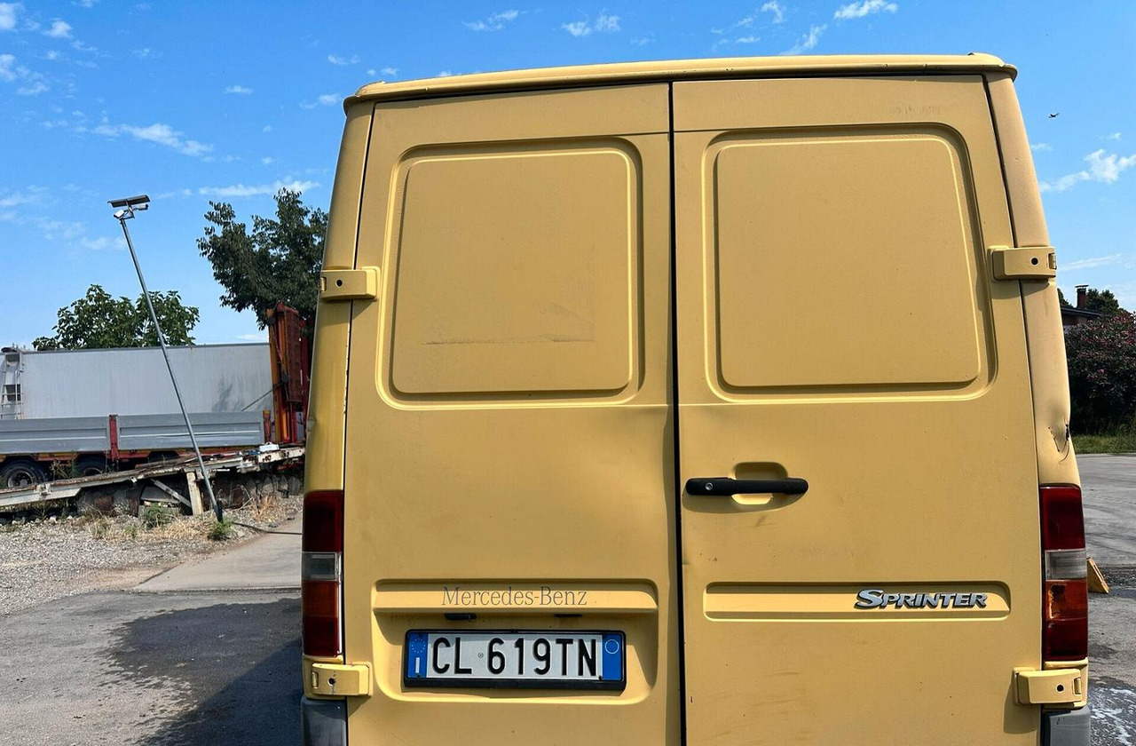 Furgone Mercedes Sprinter 211 - Furgon: obrázok 5 Furgone Mercedes Sprinter 211 - Furgon: obrázok 5