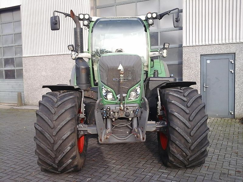 Fendt 720 Vario S4 Profi - Traktor: obrázok 2 Fendt 720 Vario S4 Profi - Traktor: obrázok 2