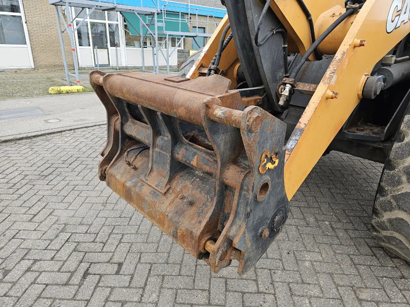 Kolesový nakladač Case 821G: obrázok 18