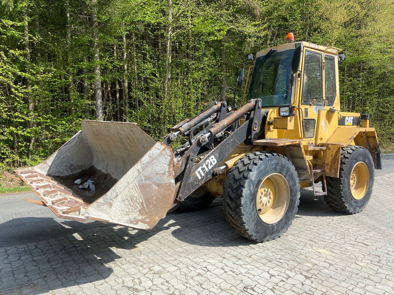 CATERPILLAR IT 12 B - Kolesový nakladač: obrázok 3 CATERPILLAR IT 12 B - Kolesový nakladač: obrázok 3