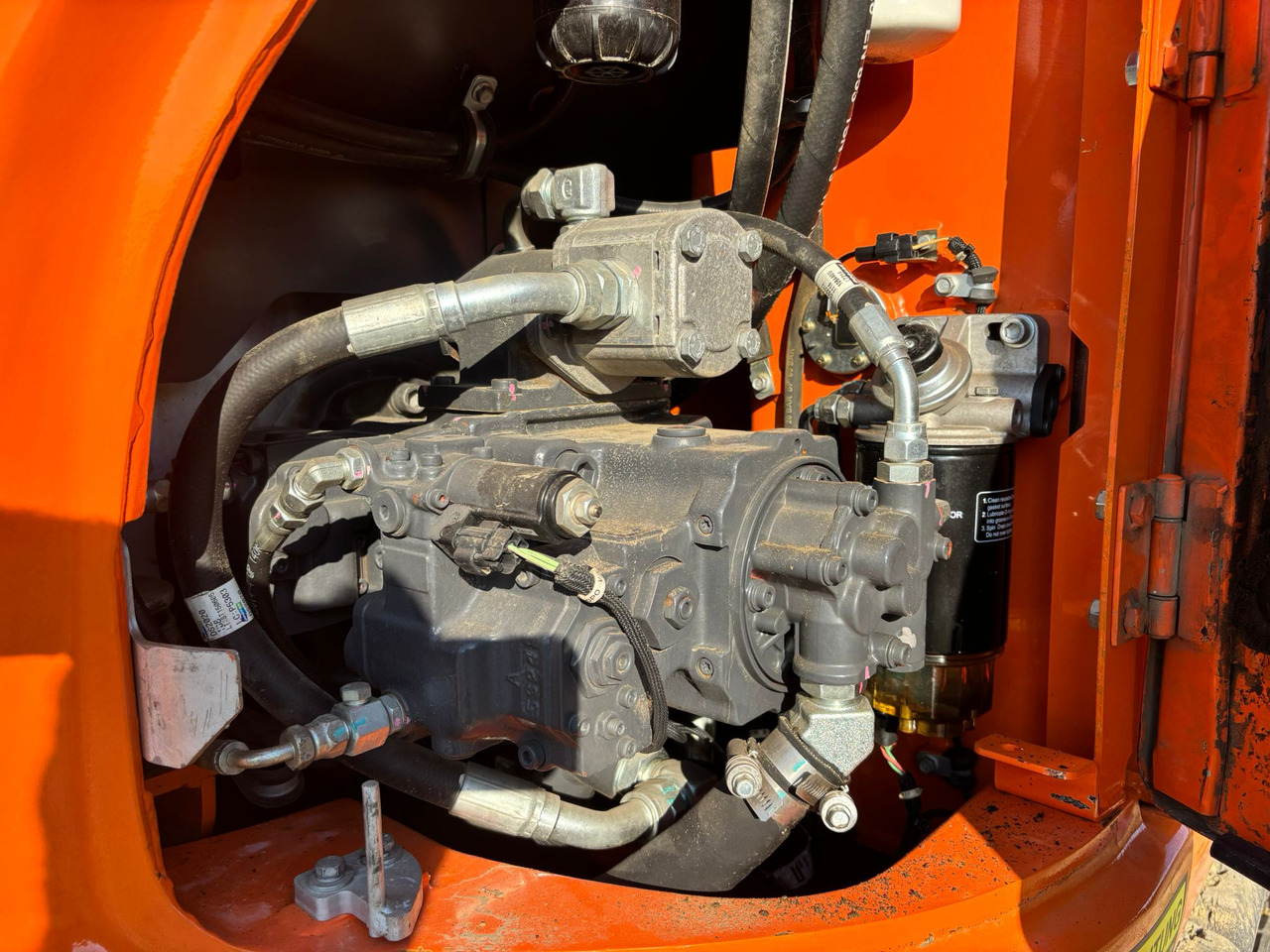 Pásové rýpadlo DOOSAN DX 140 LCR-3: obrázok 9 Pásové rýpadlo DOOSAN DX 140 LCR-3: obrázok 9