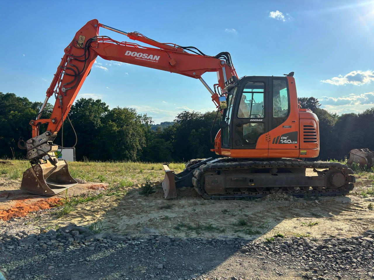 DOOSAN DX 140 LCR-3 - Pásové rýpadlo: obrázok 1 DOOSAN DX 140 LCR-3 - Pásové rýpadlo: obrázok 1