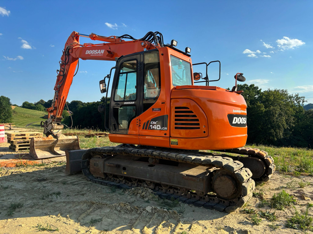DOOSAN DX 140 LCR-3 - Pásové rýpadlo: obrázok 5 DOOSAN DX 140 LCR-3 - Pásové rýpadlo: obrázok 5